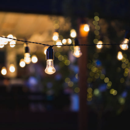 DécorOutdoor string lights.